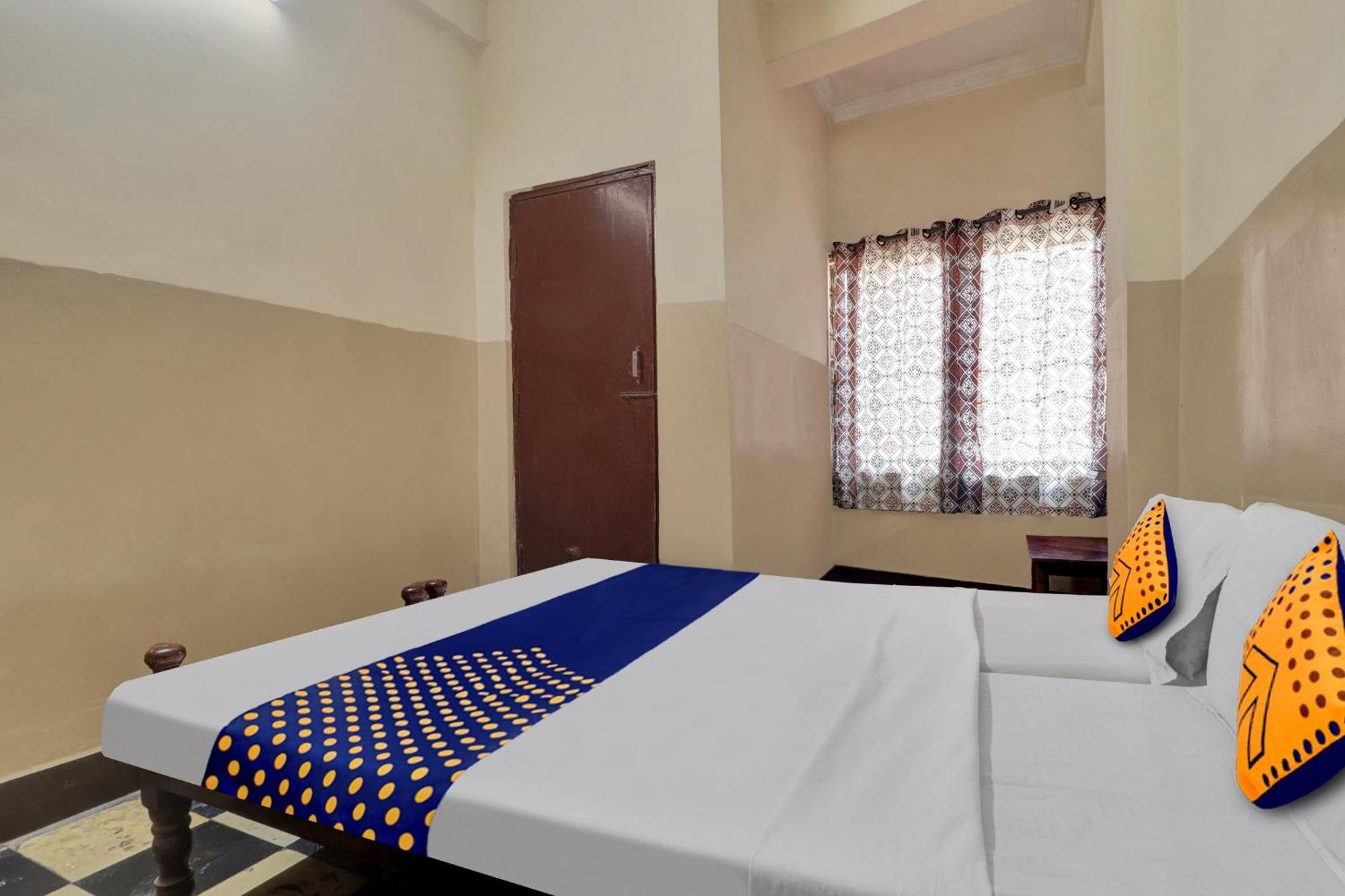 Spot On Gokul Residency Near Secunderabad Railway Station Hotel Hyderabad Exterior photo