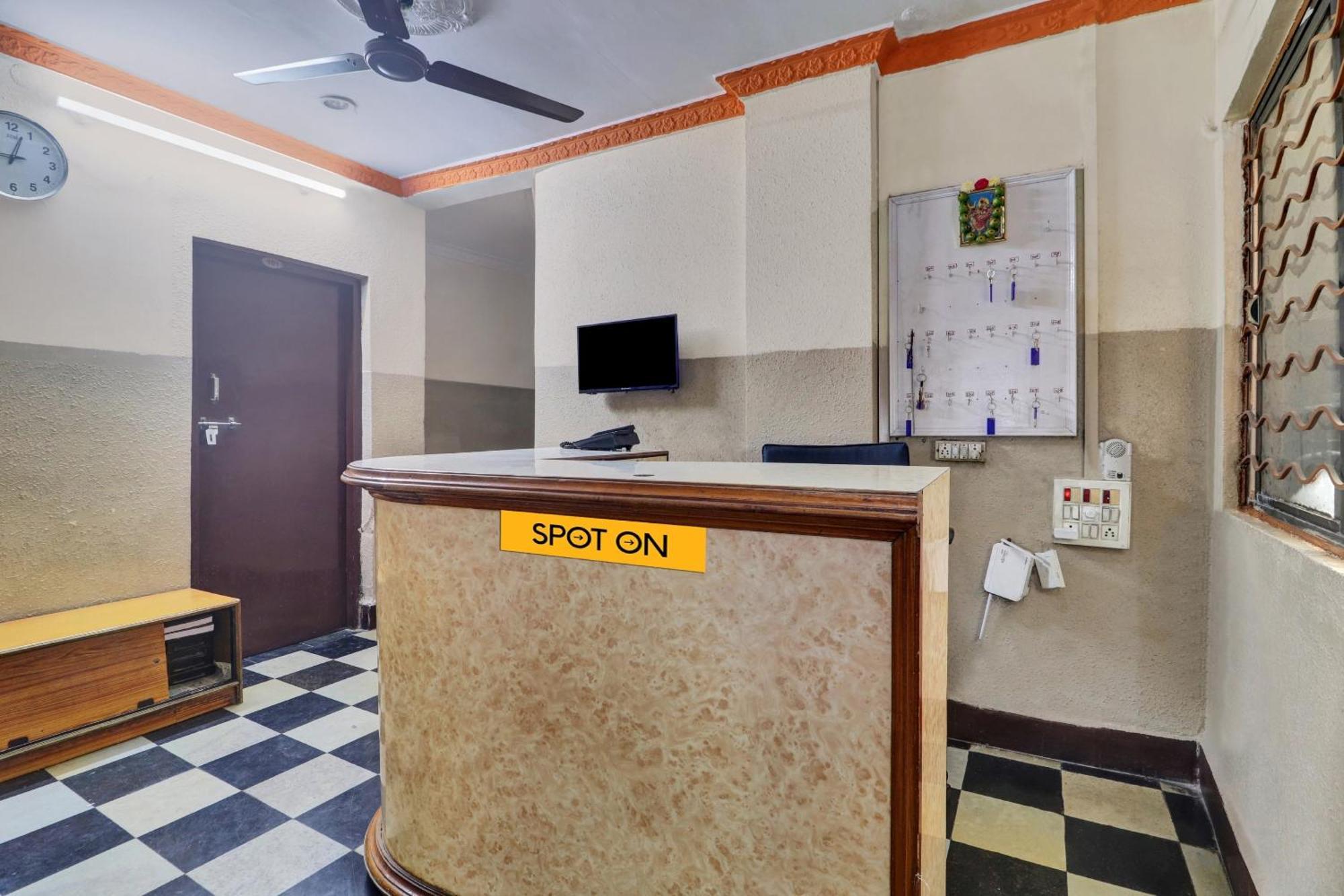 Spot On Gokul Residency Near Secunderabad Railway Station Hotel Hyderabad Exterior photo