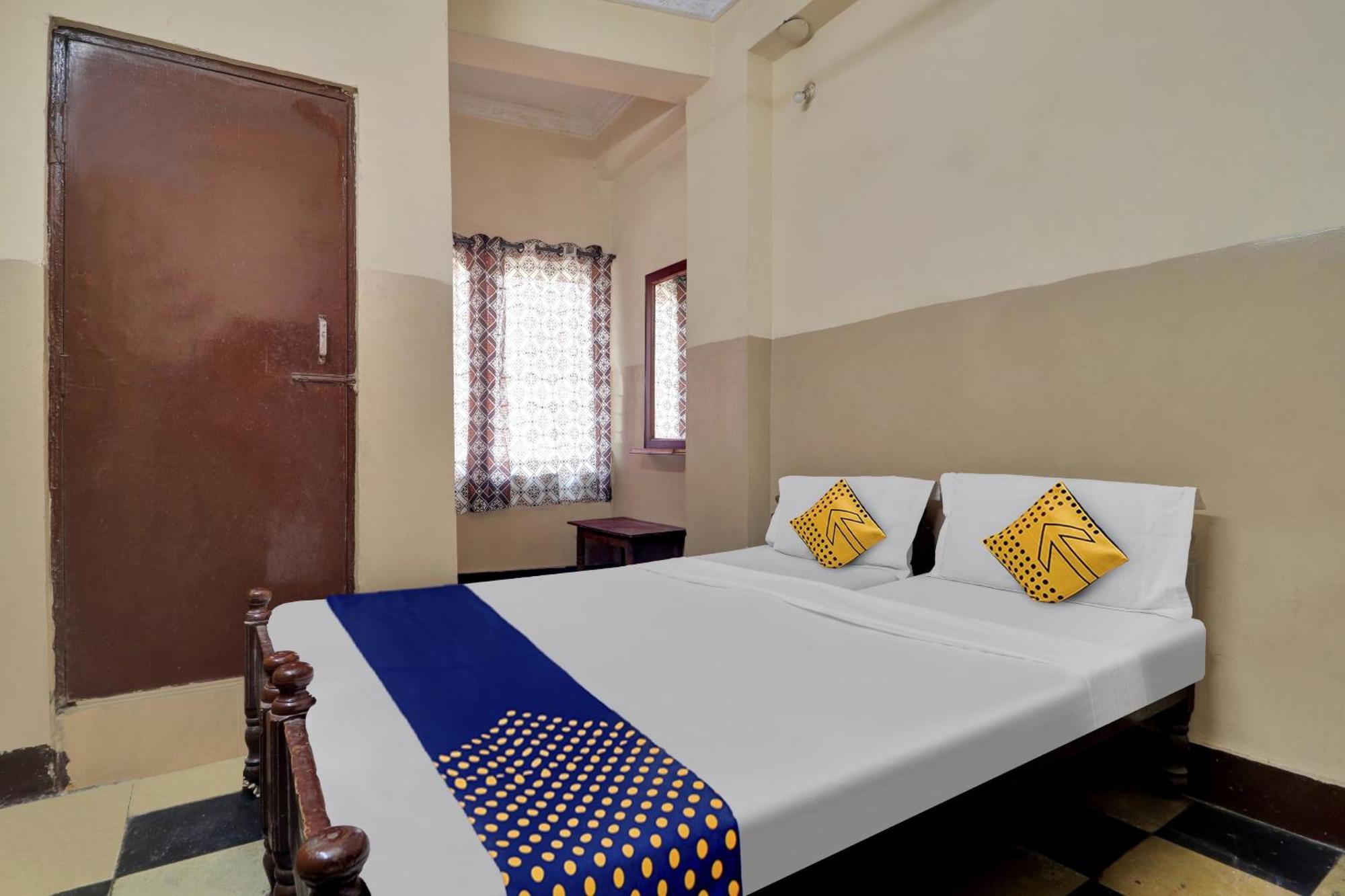 Spot On Gokul Residency Near Secunderabad Railway Station Hotel Hyderabad Exterior photo